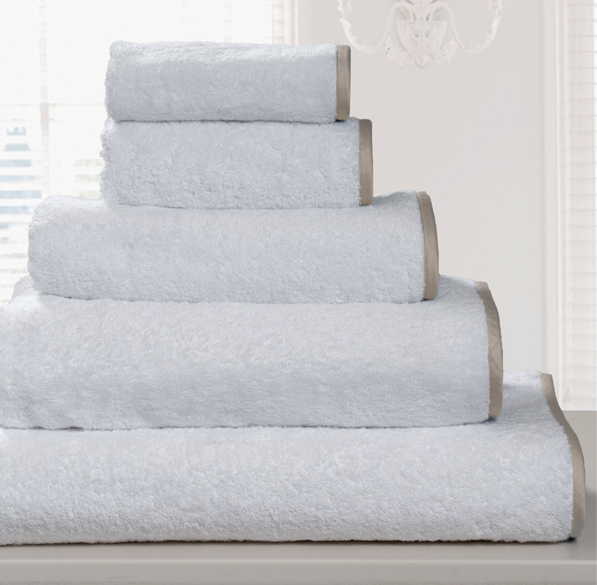 رداء حمام إليانا